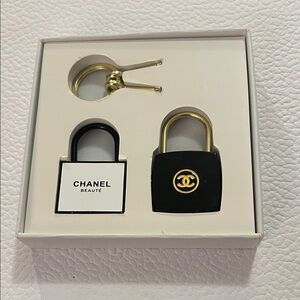 Chanel Beauté Black and Gold Padlock Set